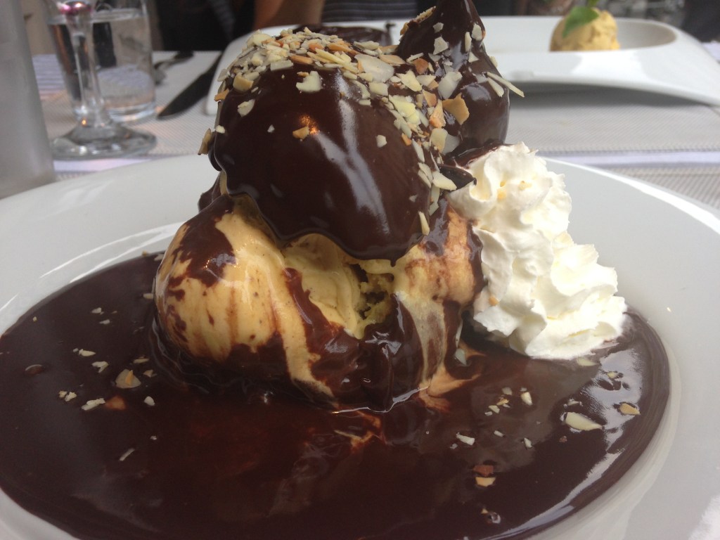 Profiteroles